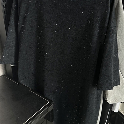 市场上装-T恤-电商T恤