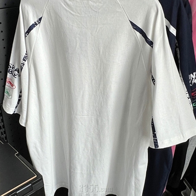 市场上装-T恤-电商T恤