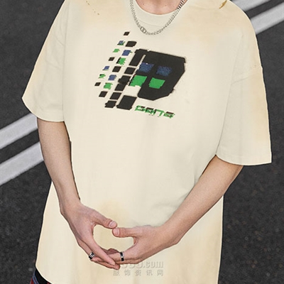 市场上装-T恤-电商T恤