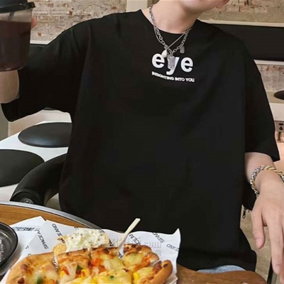 市场上装-T恤-电商T恤