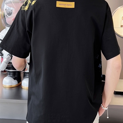 市场上装-T恤-欧货T恤