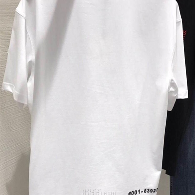 市场上装-T恤-欧货T恤