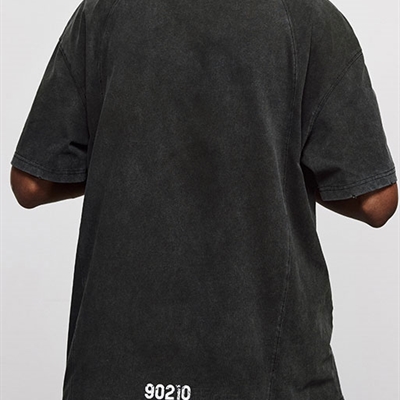 市场上装-T恤-电商T恤