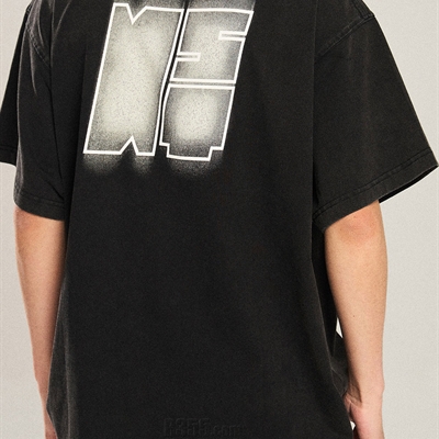 市场上装-T恤-电商T恤