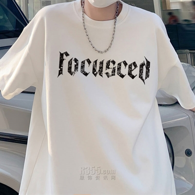 市场上装-T恤-电商T恤