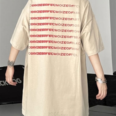 市场上装-T恤-电商T恤