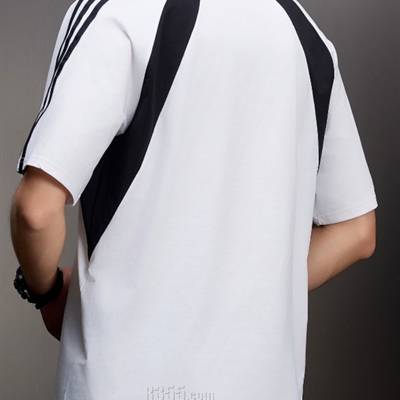 市场上装-T恤-电商T恤