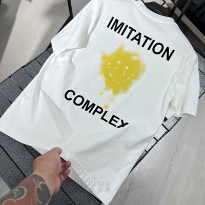 市场上装-T恤-欧货T恤