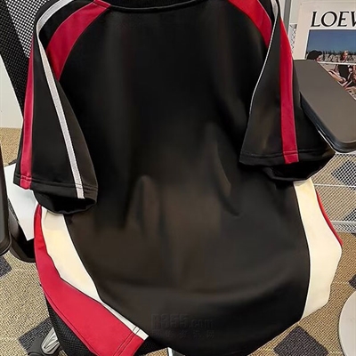 市场上装-T恤-电商T恤