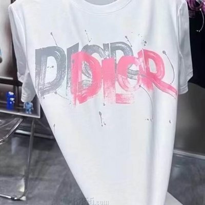 市场上装-T恤-欧货T恤