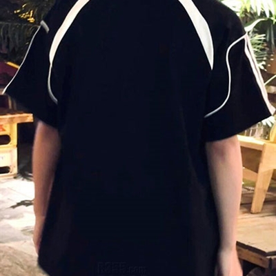 市场上装-T恤-电商T恤