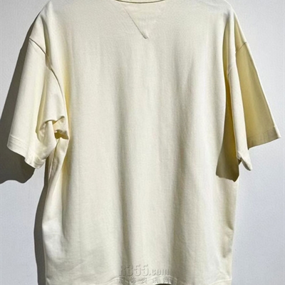 市场上装-T恤-欧货T恤