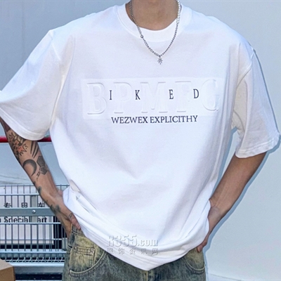 市场上装-T恤-电商T恤