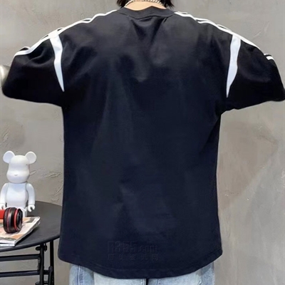 市场上装-T恤-电商T恤