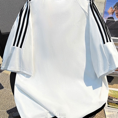 市场上装-T恤-电商T恤