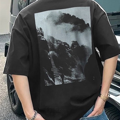 市场上装-T恤-电商T恤