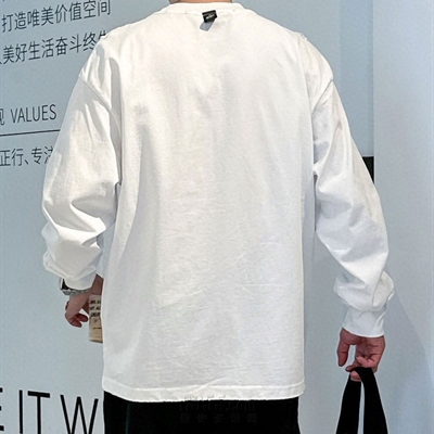市场上装-T恤-欧货T恤