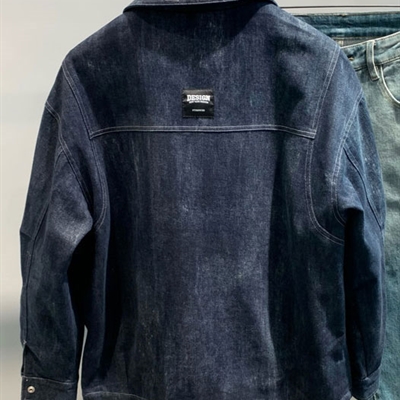 市场上装-夹克-休闲夹克