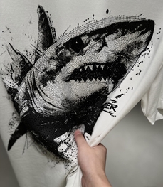 市场上装-T恤-欧货T恤