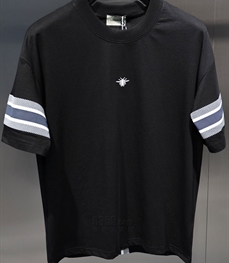 市场上装-T恤-欧货T恤