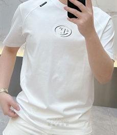 市场上装-T恤-欧货T恤