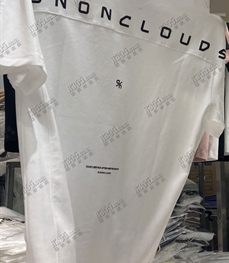 市场上装-T恤-T恤