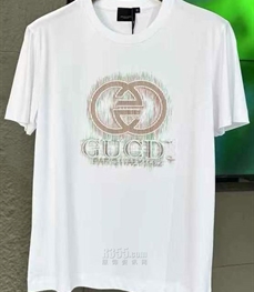 市场上装-T恤-欧货T恤