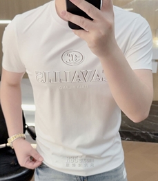 市场上装-T恤-欧货T恤