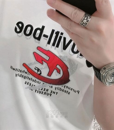 市场上装-T恤-欧货T恤