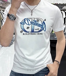 市场上装-T恤-欧货T恤