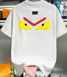 市场上装-T恤-欧货T恤