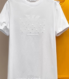 市场上装-T恤-欧货T恤