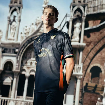 美国《NOCTA x Venezia FC》2025春夏运动户外男女装