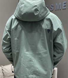 市场上装-夹克-休闲夹克