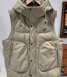 市场上装-马夹-休闲马夹