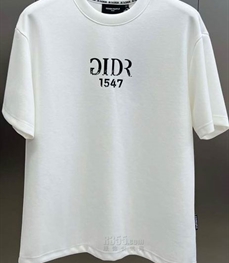 市场上装-T恤-欧货T恤