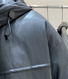 市场上装-皮衣-休闲皮衣