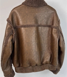 市场上装-皮衣-休闲皮衣