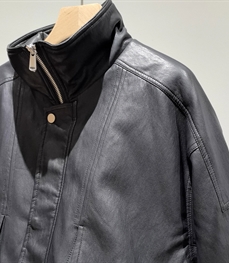 市场上装-皮衣-休闲皮衣