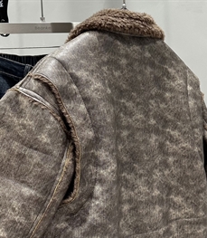 市场上装-皮衣-休闲皮衣