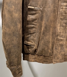 市场上装-皮衣-休闲皮衣