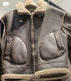 市场上装-皮衣-休闲皮衣