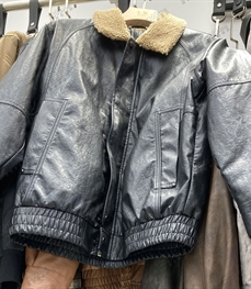 市场上装-皮衣-休闲皮衣