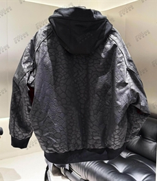 市场上装-皮衣-休闲皮衣